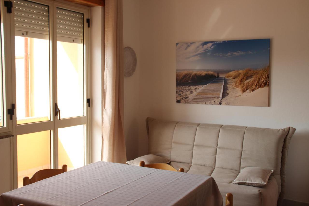 Borgo Spiaggia Vista Mare Isola Rossa Eksteriør billede