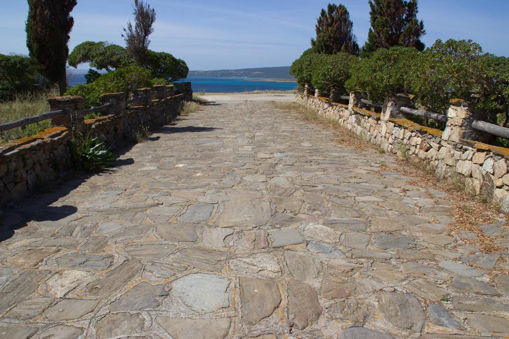 Borgo Spiaggia Vista Mare Isola Rossa Eksteriør billede