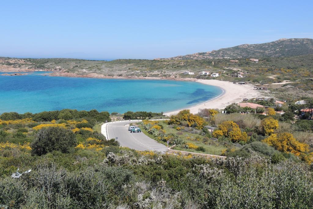 Borgo Spiaggia Vista Mare Isola Rossa Eksteriør billede
