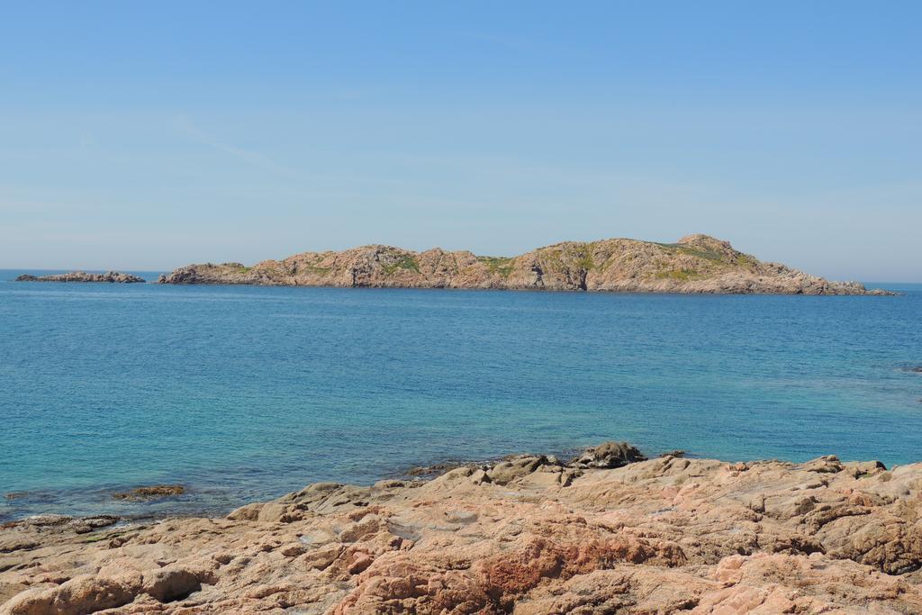 Borgo Spiaggia Vista Mare Isola Rossa Eksteriør billede