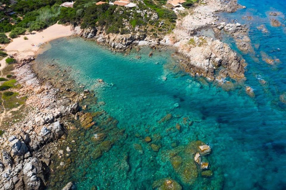 Borgo Spiaggia Vista Mare Isola Rossa Eksteriør billede