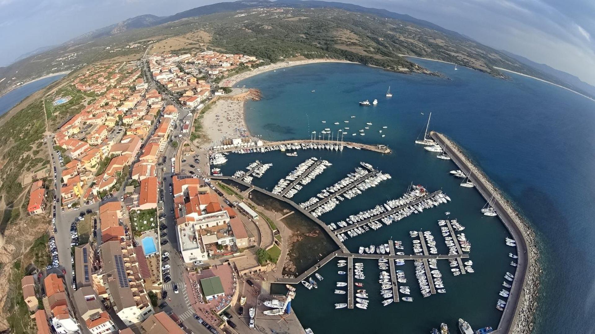 Borgo Spiaggia Vista Mare Isola Rossa Eksteriør billede
