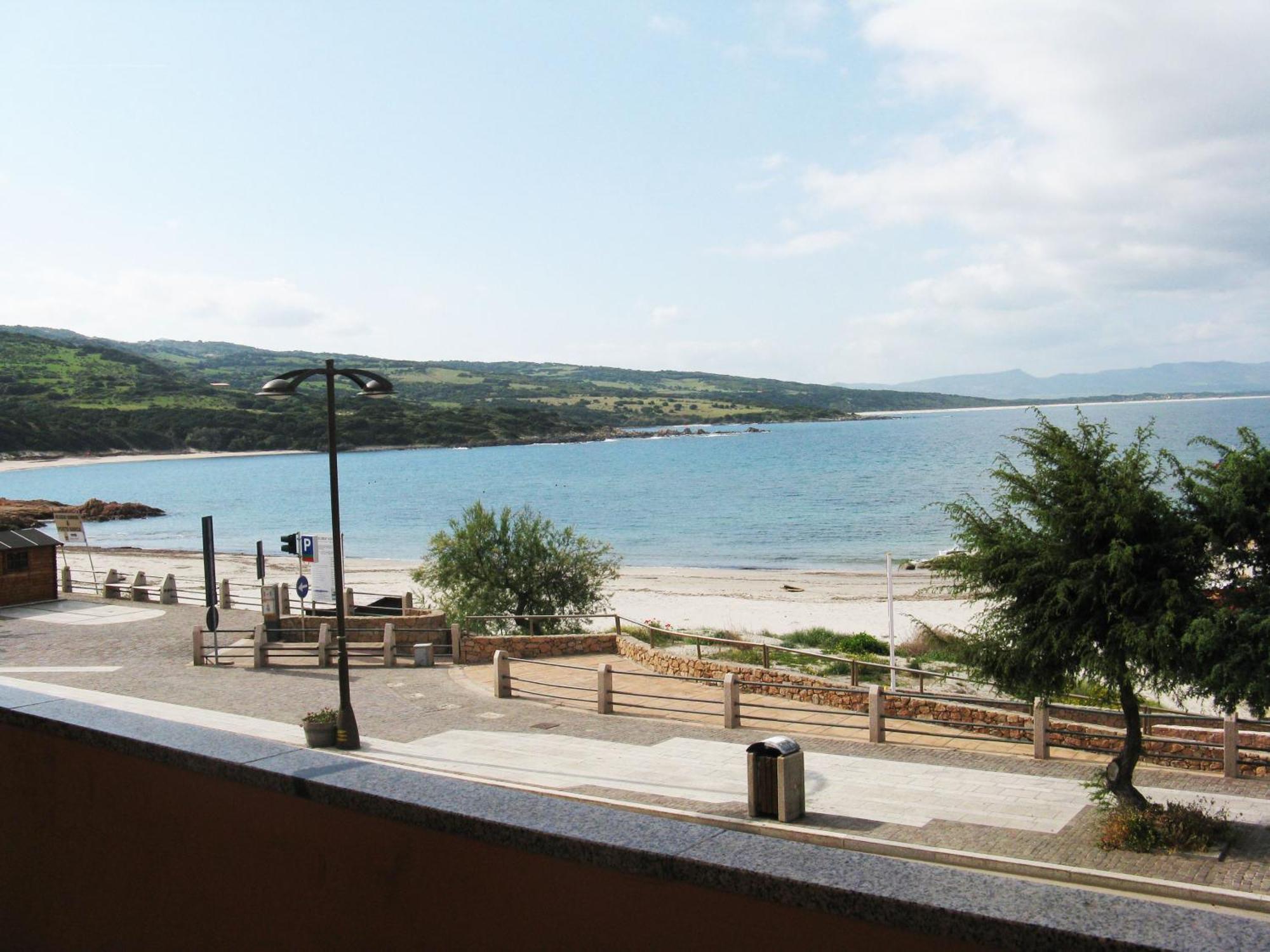 Borgo Spiaggia Vista Mare Isola Rossa Eksteriør billede