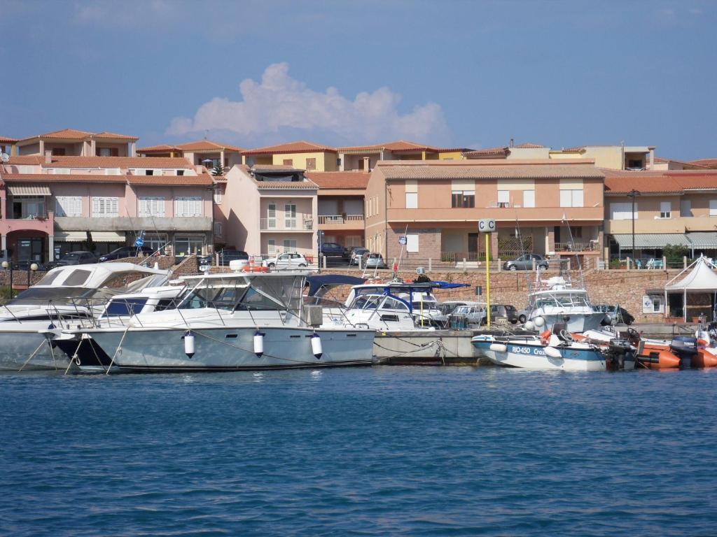 Borgo Spiaggia Vista Mare Isola Rossa Værelse billede