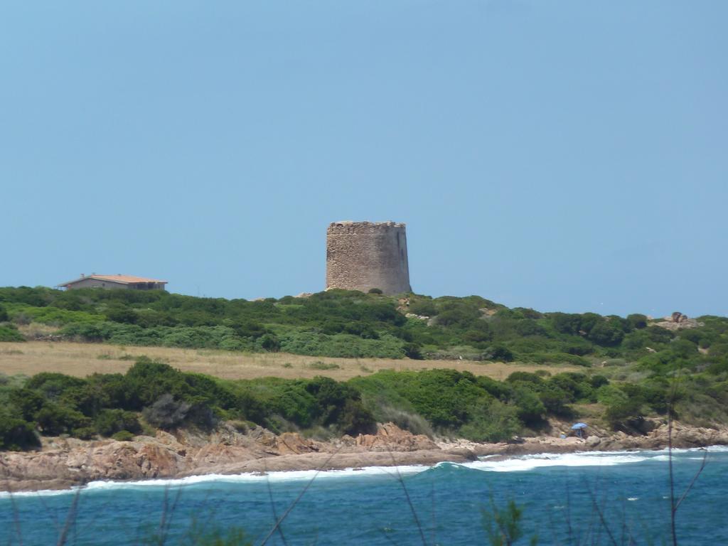 Borgo Spiaggia Vista Mare Isola Rossa Eksteriør billede