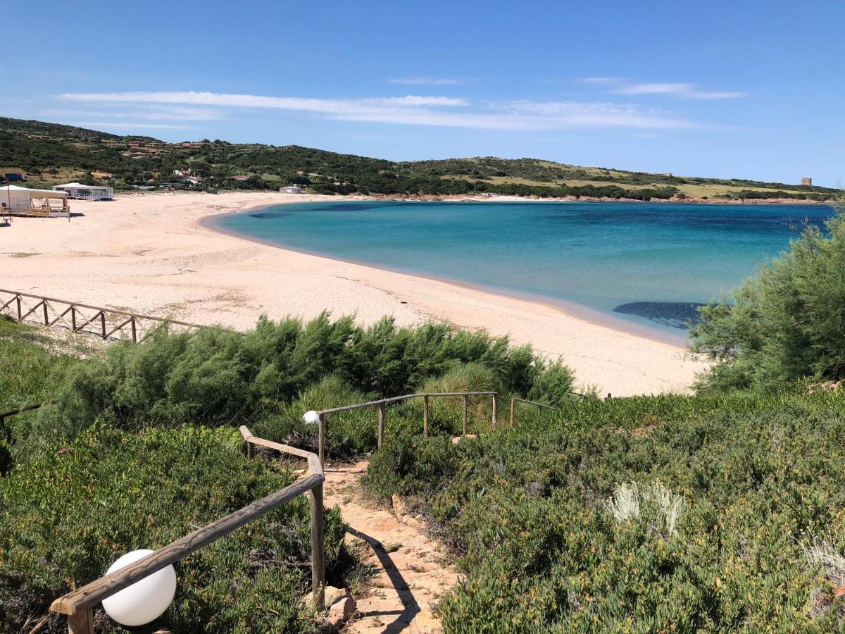 Borgo Spiaggia Vista Mare Isola Rossa Eksteriør billede